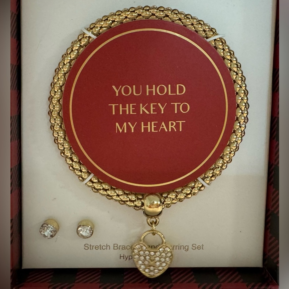"YOU HOLD THE KEY TO MY HEART"
Stretch Bracelet and Earring Set Hypoallergenic